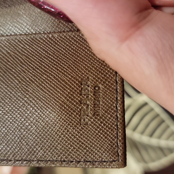 Authentic Prada key case - Picture 7 of 9